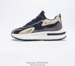 潮奢 巴黎世家 BALENCIAGA 男士厚底增高板鞋皮革网面运动鞋BALENCIAGA 最新爆款低帮系带休闲运动板鞋 专柜同步上架香港 美国 巴黎各大时尚博主