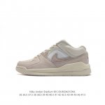 耐克运动板鞋 Nike Air Jordan Stadium 90 Stadium 乔丹 Aj 90 篮球鞋。Jordan Stadium 90充满了对tink