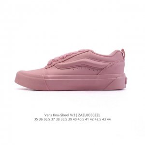 万斯 Vans Knu-Skool Vr3 Lx 面包鞋皮革拼接鞋面。坎普尔 茱利安系列低帮复古硫化休闲运动板鞋“肥胖版大Logo”要说整个年最为热门的鞋型之一