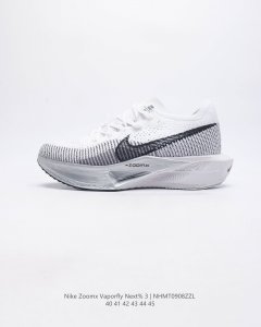 耐克 马拉松3代 三代男鞋 钻石后跟太帅了 Nike 顶级缓震 新鞋亮相 Nike Zoomx Vaporfly Next% 3 运动缓震慢跑鞋 鞋面由一体式分