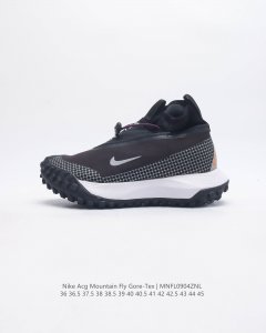 耐克 Nike Acg Mountain Fly Gore-Tex 机能风格跑步鞋休闲运动鞋 采用匠心设计 打造耐穿迅疾风格 让你在沙漠 峡谷和深山中探险时也能