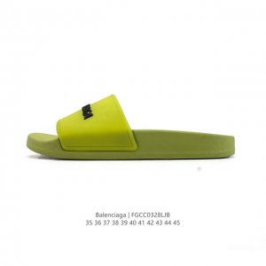 110 balenciaga/巴黎世家拖鞋 家居休闲拖鞋 沙滩拖鞋 男女鞋广东原产，采用Pu高密度防滑橡胶鞋底及3D立体Tpu光泽上盖材质，配置正确包装物及灰色