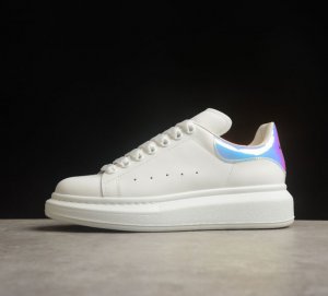 纯原版本 礼盒装 Alexander Mcqueen 亚历山大麦昆 松糕鞋厚底增高小白鞋 新货# 纯原级别 市面最高版本 全新防伪线技术装置 吊打市面所有版本