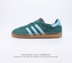 阿迪达斯 Adidas Originals Gazelle Indoor 复古三叶草防滑透明橡胶板鞋经典运动鞋 这款经典鞋,忠于原版设计,缀撞色三条纹和鞋跟饰片