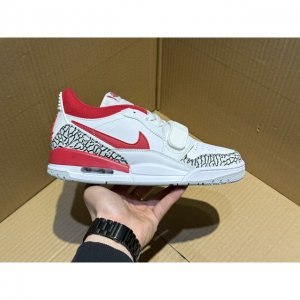 长期福利 外贸专供“312” 轰炸市场 #S版性价比 Air Jordan Legacy Aj312 低帮 鞋身采用了皮革材质打造 横跨鞋面的魔术贴十分吸睛 侧