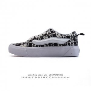 万斯 Vans Knu-Skool Vr3 Lx 面包鞋织物拼接鞋面。坎普尔 茱利安系列低帮复古硫化休闲运动板鞋“肥胖版大Logo”要说整个年最为热门的鞋型之一