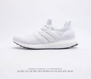 阿迪达斯 男女鞋 ADIDAS ULTRABOOST SHOES 运动休闲实用织物网面跑步鞋 舒适又运动的Ultraboost跑步鞋 经典 但不老 Adida