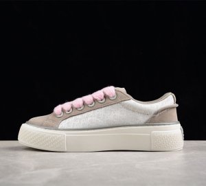 Dior X Denim Tears 迪奥b33 联名合作款运动鞋 彰显dior非凡的精湛工艺网球鞋 实拍首发重新诠释经典的网球鞋 时尚的廓形突显厚实感采用全新