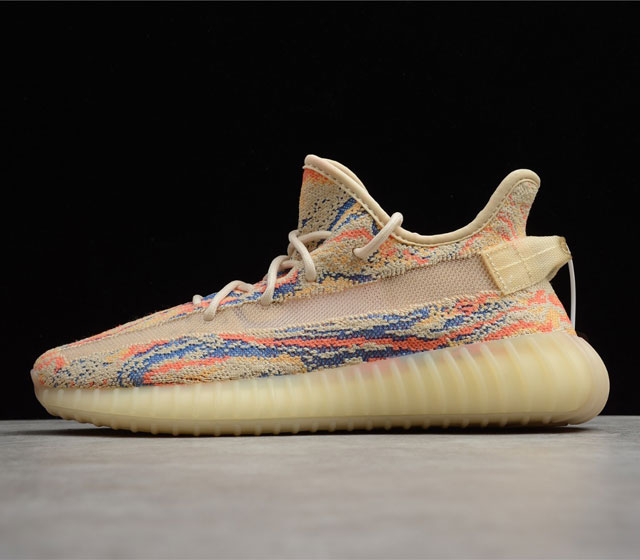 Yeezy Boost 350 V2 MX Oat MX燕麦 GW3773 这款阿迪达斯 Yeezy Boost 350 V2 的产品采用奶油黄色 Prime