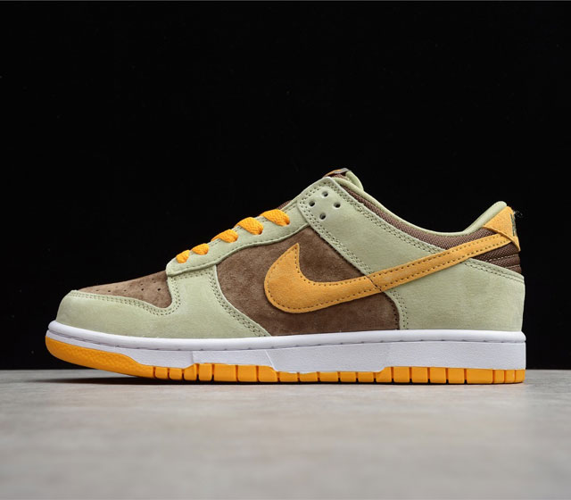 NK Dunk Low Dusty Olive 橄榄绿棕金 DH5360-300 全新配色 丑小鸭 2.0 采用全麂皮材质打造鞋身 浅绿色装扮鞋身框架 鞋面填