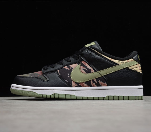 NK Dunk Low Oil Green 黑迷彩 不对称鸳鸯 货号 DH0957-001 鞋身采用磨砂质感的柔软皮革构建轮廓 丛林 沙漠 虎纹三种迷彩辅以不