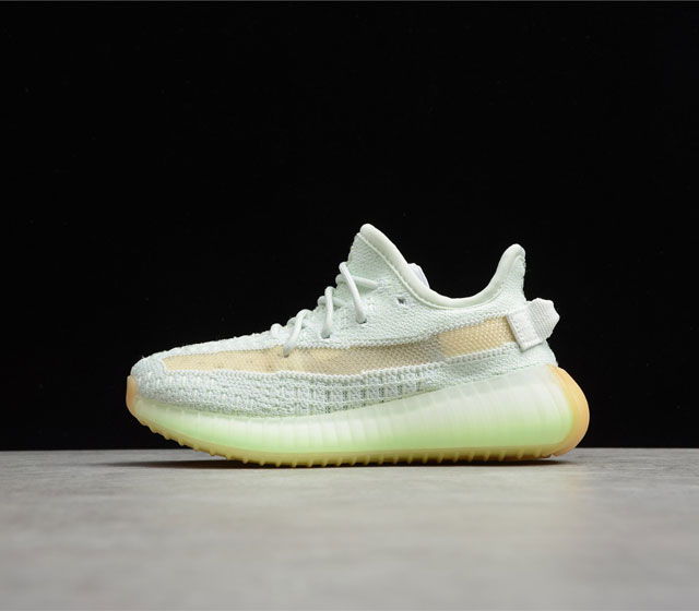 YEEZY BOOST V2 椰子350 童鞋 真爆 亚洲限定 FV5675 目前最火的亲子鞋爆款 huoe经典款不仅仅是明星云集纷纷上脚试镜 就连国际一线明