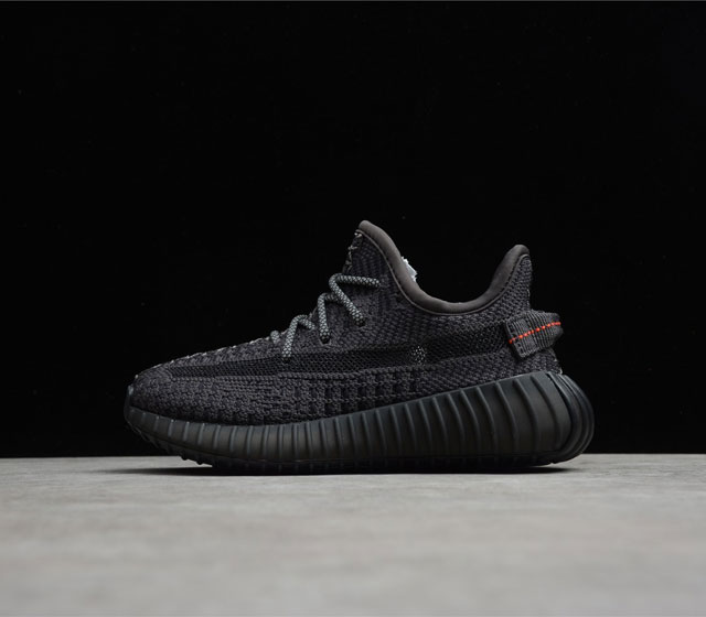 YEEZY BOOST V2 椰子350 童鞋 真爆 黑天使 FZU9013 目前最火的亲子鞋爆款 huoe经典款不仅仅是明星云集纷纷上脚试镜 就连国际一线明