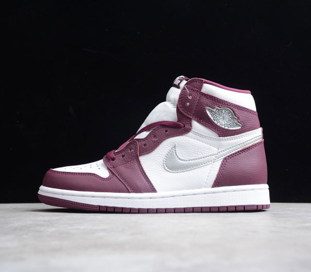 GZ版本 Air Jordan 1 High OG Bordeaux AJ1 高帮 波尔多 酒红色 货号 555088-611 采用酒红 白双色拼接组成鞋身