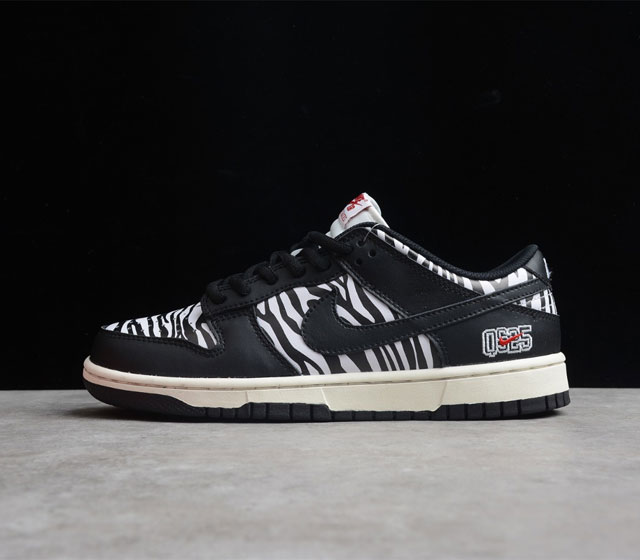 Quartersnacks x NK SB Dunk Zebra 黑白斑马纹 DM3510-001 此次全新联名以经典的黑白配色为主调 鞋面加入斑马纹元