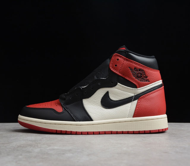 外贸版 A版 Air Jordan 1 Retro High OG AJ1 高帮 黑曜石 555088一140 以深色的黑曜石色调和校园蓝搭配 层次感受更为丰