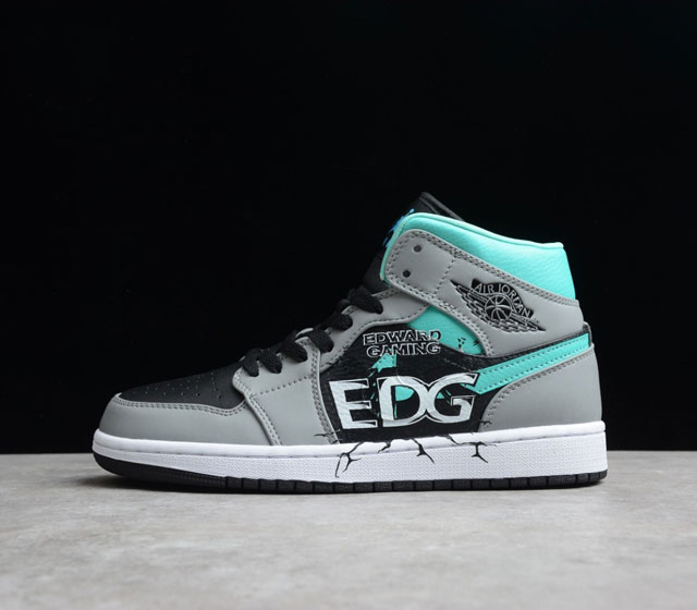 Air Jordan 1 Mid AJ1 中帮 黑灰蓝 EDG 定制款 货号 554724-063 庆祝中国EDG电竞战队获得S11全国总决赛 (英雄联盟)2 - 点击图像关闭