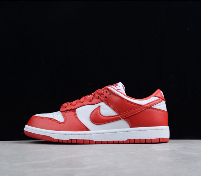 Nike Dunk Low SP University Red SB扣碎篮板时尚休闲板鞋 大学红 CU1727-100 36-4617 该鞋款以传奇球队配色和