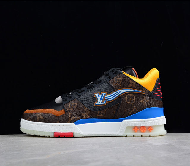 2021ss早春新款 LV Trainer 最新配色运动鞋20 原购购入历时近两个月开发打造 配色超好看 完美楦型 调试了两个月 鞋面独家订制压纹粒面小牛皮