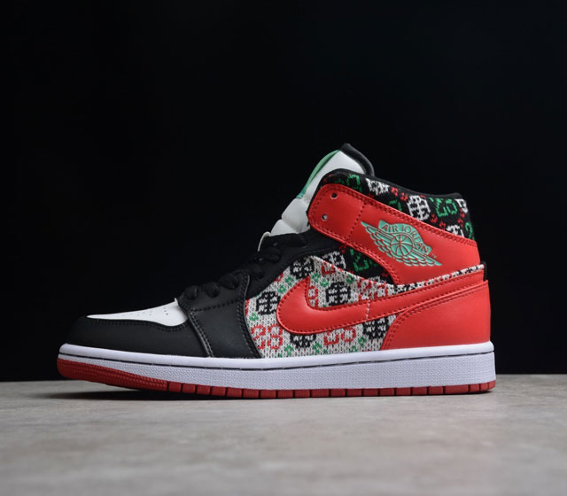 GZ Air Jordan 1 Mid (GS) Ugly Christmas Sweater 复古篮球鞋 黑红 圣诞 丑毛衣 货号 DM1208-150穿着