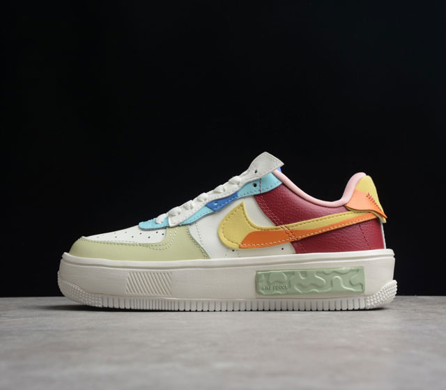 Nike Air Force 1 Low Fontanka 拼色 低帮厚 底板鞋 日落金 货号 DO6719-100 专为舒适而设计 并配有塑料笼罩以保持稳定