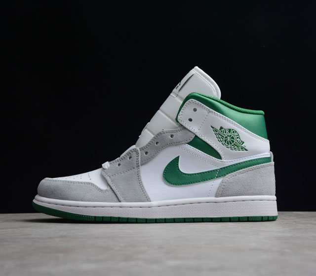 Air Jordan 1 Mid 耐磨防滑 中帮复古篮球鞋 白灰绿 货号 DC7294-103 虽然它最新的灰色 白色和绿色风格并非植根于Air Jordan