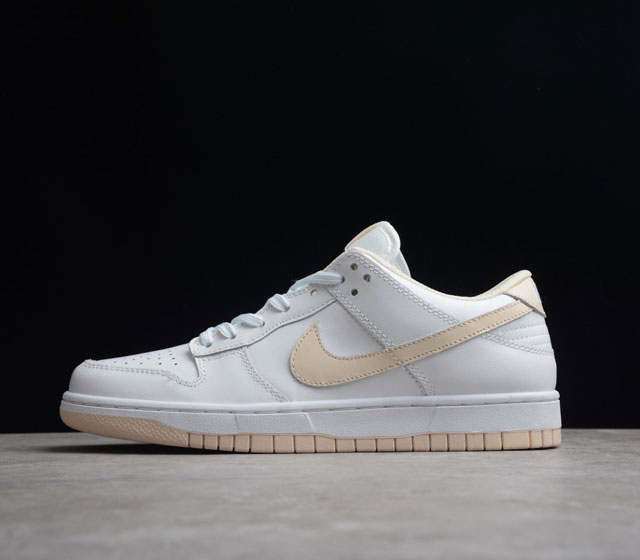 Nike Dunk Low Pearl white 复古休闲板鞋 珍珠白 货号 DD1503-110 此款 Nike Dunk Low采用干净的白色皮革鞋面