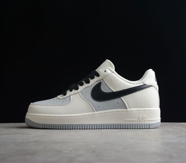 Air Force 1 07 Low 米灰黑原楦头原纸板 打造纯正空军版型 #专注外贸渠道 全掌内置蜂窝气垫 #原盒配件 原厂中底钢印 拉帮完美 官方货号 T