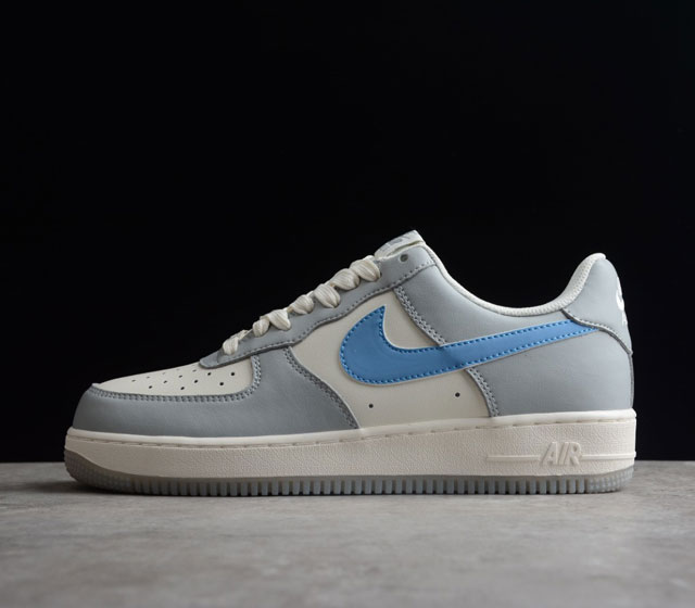 Nike Air Force 1 07 AF1 空军一号 Light Armoury Blue 浅蓝 这款鞋的设计风格采用蓝色的整体拼接设计 鞋面采用蓝色与浅