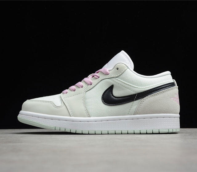 CJ版本 Air Jordan 1 Low SE Barely Green 蒂芙尼绿 樱花粉 货号 CZ0776-300 鞋身整体以浅绿色为主 整体视觉效果非