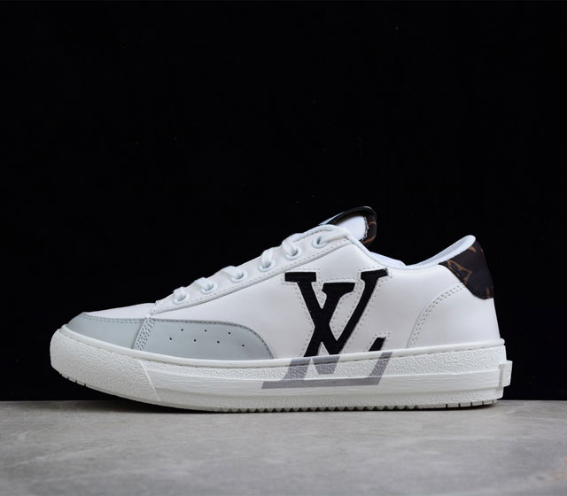 2021ss早春新款 LV Trainer 最新配色运动鞋 原购购入历时近两个月开发打造 配色超好看 完美楦型 调试了两个月 鞋面独家订制压纹粒面小牛皮 大底