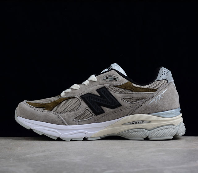 JJJJound x New Balance NB990系列 联名款 高端美产复古休闲跑步鞋 M990J3 采用台产猪巴革及透气网眼材质 原装6层组合底模精密