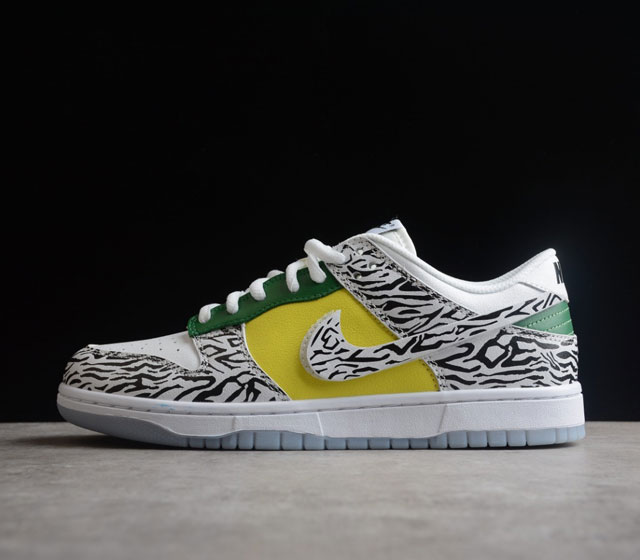 NIKE DUNK SB LOW PRO SB 扣篮系列低帮休闲运动滑板鞋 NIKE Dunk 的本意其实是一对贴地性良好的板鞋 在设计方面Dunk是以Air