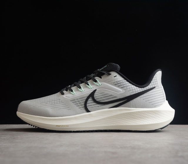 Nike Zoom Pegasus 39 代超级飞马涡轮增压马拉松登月39代休闲运动慢跑 原档案数据开发纸版楦型 内里嵌入定型海绵 中底搭载前Zoom+全掌R