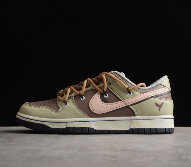 Futura x Nike Dunk Low SB联名 解构绑带滑板鞋 货号 DD3363-002 这双鞋带系统延续了今年的代表性风格 保持了 Dunk SB