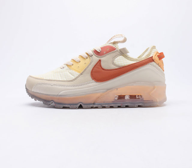 Nike Air Max Terrascape 90 运动鞋 革新外底设计 打造出众造型 半透明 Nike Grind 橡胶外底结合舒适鞋口和坑状泡绵中底 塑