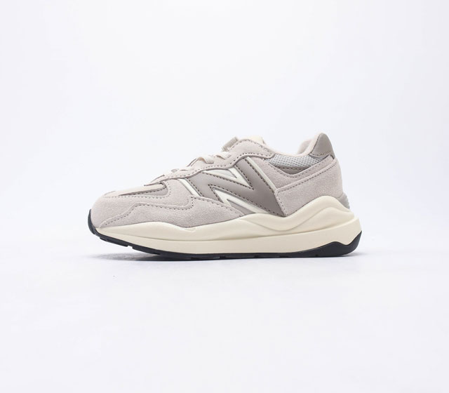 童鞋 大童鞋 儿童运动鞋 New Balance 5740 人气单品特别以1988年首度世面的经典574作为设计蓝本保 留574简易约衬的80s鞋型廓轮 同时