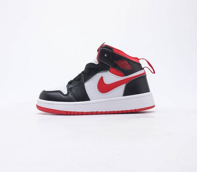 耐克童鞋 NIKE AIR JORDAN 1 MID 儿童运动鞋 AJ1乔1中大童鞋复古休闲篮球鞋 有着不一样的穿着体验 高帮设计 提高了与足部的贴合度 高帮