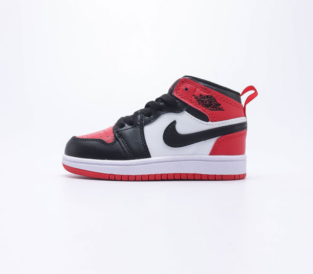 耐克童鞋Nike Air Jordan 1 Retro High OG 乔丹一代篮球鞋复刻运动鞋 时尚中大童慢跑鞋 皮面高帮板鞋的设计灵感源自运动夹克 带你重温