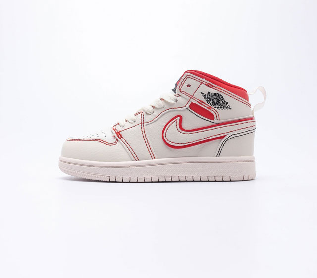 耐克童鞋Nike Air Jordan 1 Retro High OG 乔丹一代篮球鞋复刻运动鞋 时尚中大童慢跑鞋 皮面高帮板鞋的设计灵感源自运动夹克 带你重温