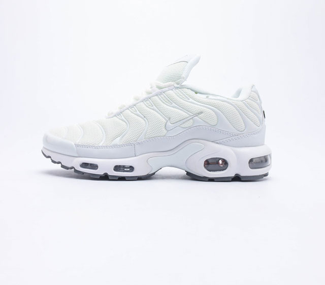 耐克NIKE AIR MAX PLUS 全掌气垫缓震运动休闲跑步鞋 货号 DR7853 码数 36 36.5 37.5 38 38.5 39 40 40.5