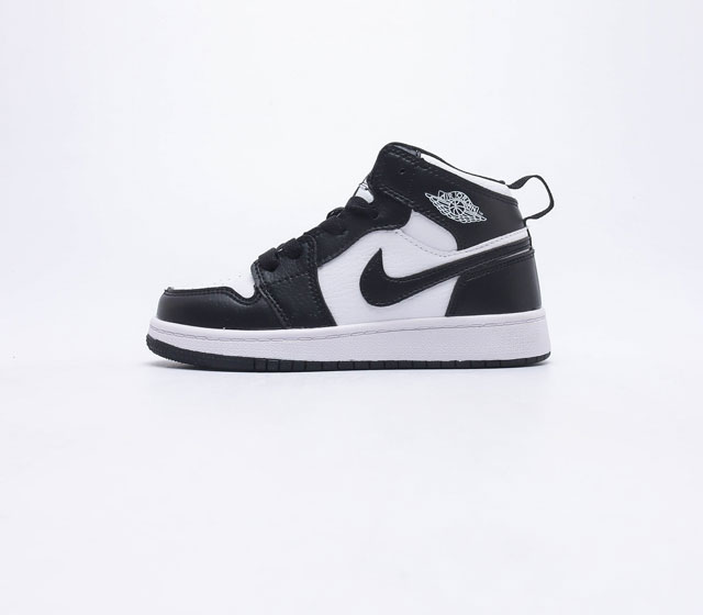 耐克 童鞋 NIKE AIR JORDAN 1 MID AJ1乔1 儿童运动鞋复古休闲篮球鞋 高帮设计 提高了与足部的贴合度 高帮的设计给人帅气的印象 鞋底的