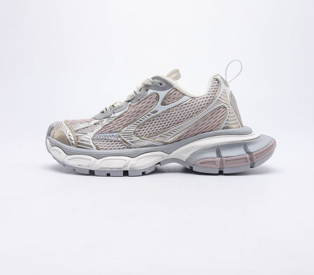 公司级巴黎世家老爹鞋 解构主义完美诠释潮流新时尚Balenciaga Triple-S Sneaker 时装复古厚底 姥爷鞋 正确字体粗细 位置 大小 正确侧