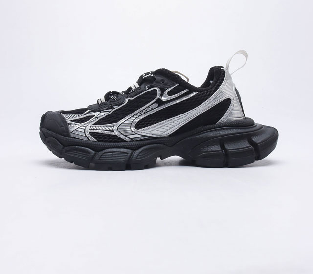 公司级巴黎世家老爹鞋 解构主义完美诠释潮流新时尚Balenciaga Triple-S Sneaker 时装复古厚底 姥爷鞋 正确字体粗细 位置 大小 正确侧