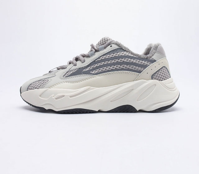 Adidas 阿迪达斯 加绒 YEEZY Boost 700V2 侃爷椰子 3M反光 复古老爹鞋 外贸版首发出货 工厂压缩利润 价格定位十分亲民 货号 FW2