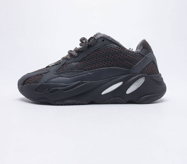 Adidas 阿迪达斯 加绒 YEEZY Boost 700V2 侃爷椰子 3M反光 复古老爹鞋 外贸版首发出货 工厂压缩利润 价格定位十分亲民 货号 FW2