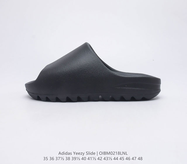 阿迪达斯 Adidas YEEZY SLIDE 经典运动拖鞋时尚厚底增高男女一字拖鞋 YEEZY SLIDE椰子拖鞋的外观十分吸引人 融合了舒适与时尚的 素 延