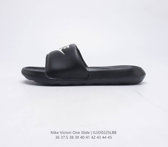 耐克 Nike VICTORI ONE SLIDE 耐克 夏季时尚舒适 高品质 一字拖鞋沙滩鞋拖鞋 采用全新柔软泡棉 响应灵敏 轻盈非凡 打造休闲舒适的穿着体验