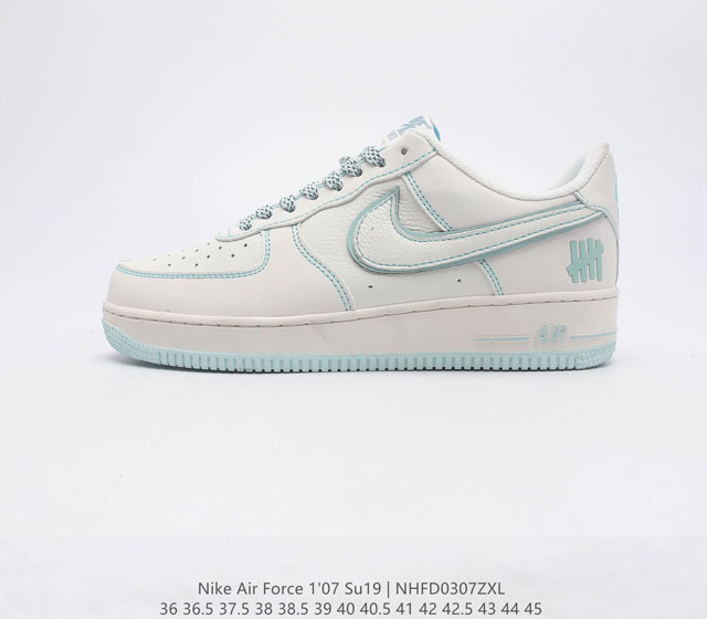 洛杉矶潮牌店限量发售 Undefeated x Nike Air Force 1 Low 冰蓝色 空军一号低帮休闲板鞋 定制皮料 原装定制鞋盒 炫彩反光 细节