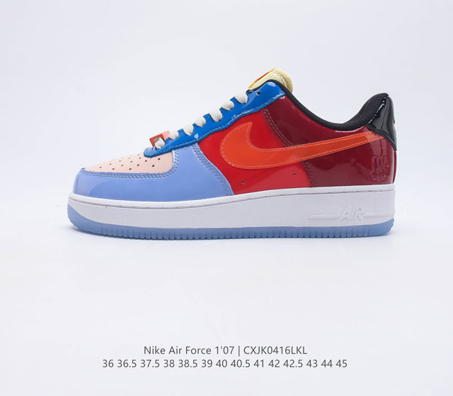 耐克 Nike Air Force 1 07 空军一号低帮百搭休闲运动板鞋 柔软 弹性十足的缓震性能和出色的中底设计 横跨复古与现代的外型结合 造就出风靡全球三